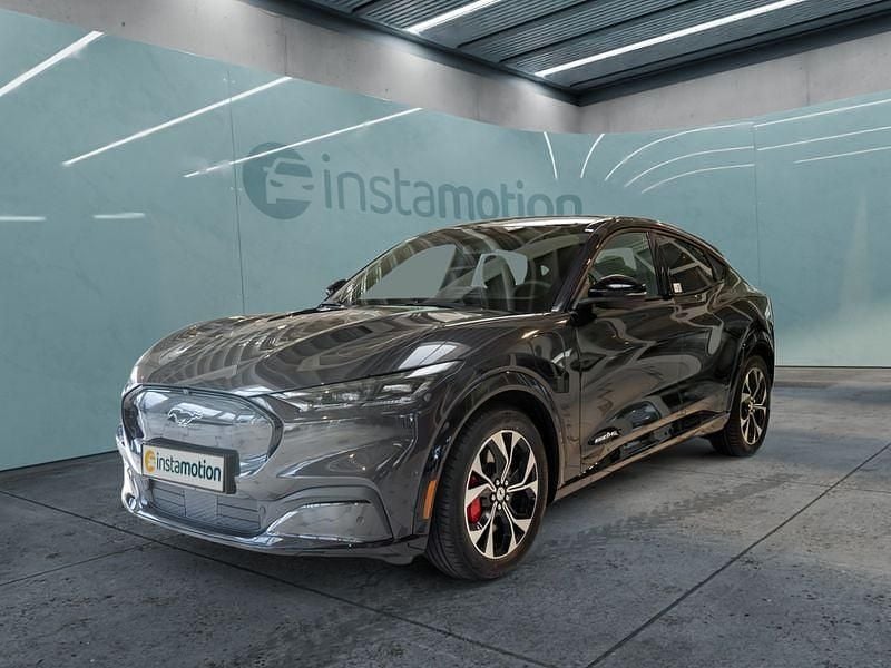 Grau Gebraucht 2023 Ford Mustang Mach-E SUV | 38.199 € (Superpreis) - Bild 1/4