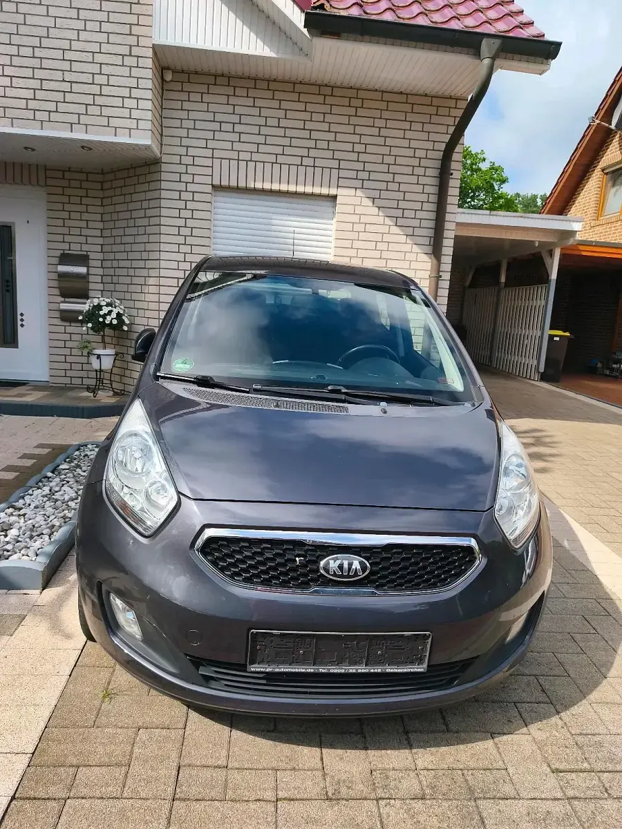 Używany Kia Ceed 90 KM (66 kW) 2013 Szary Hatchback