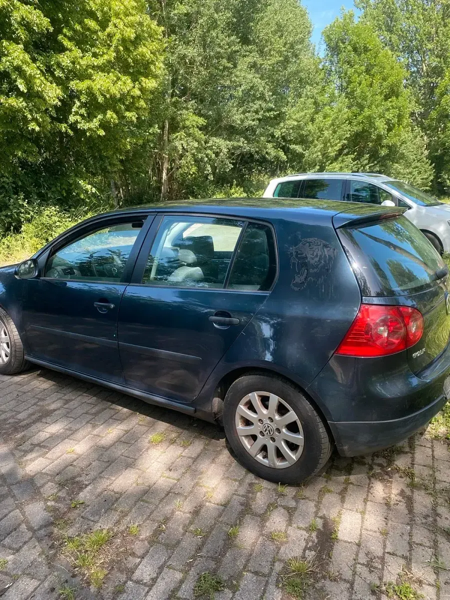 Gebraucht VW Golf V 102 PS (75 kW) 2005 Blau Kleinwagen