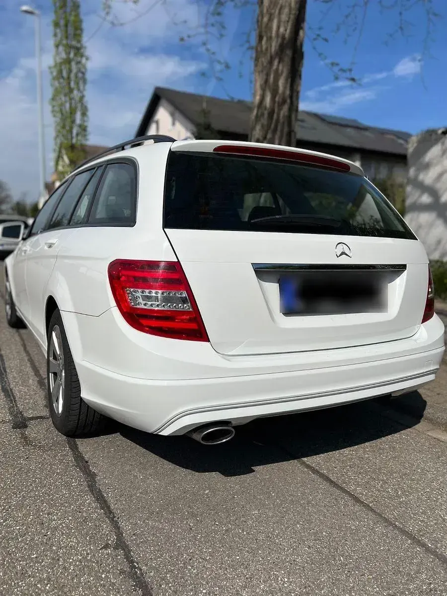 Gebraucht Mercedes C250 Avantgarde 204 PS (150 kW) 2012 Weiß Limousine