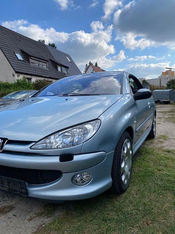 Gebraucht Peugeot 206 CC Platinum 109 PS (80 kW) 2006 Silber Cabrio