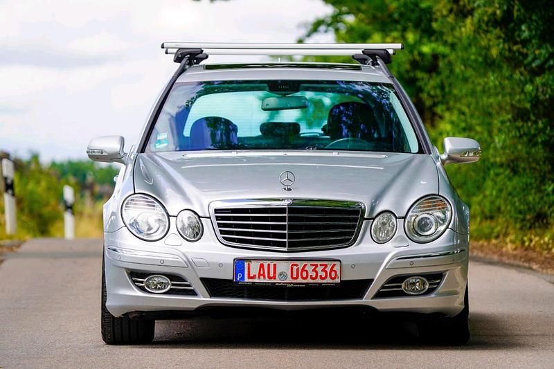 Silber Gebraucht 2008 Mercedes E220 Avantgarde Kombi | 3.700 € (Guter Preis) - Bild 1/4