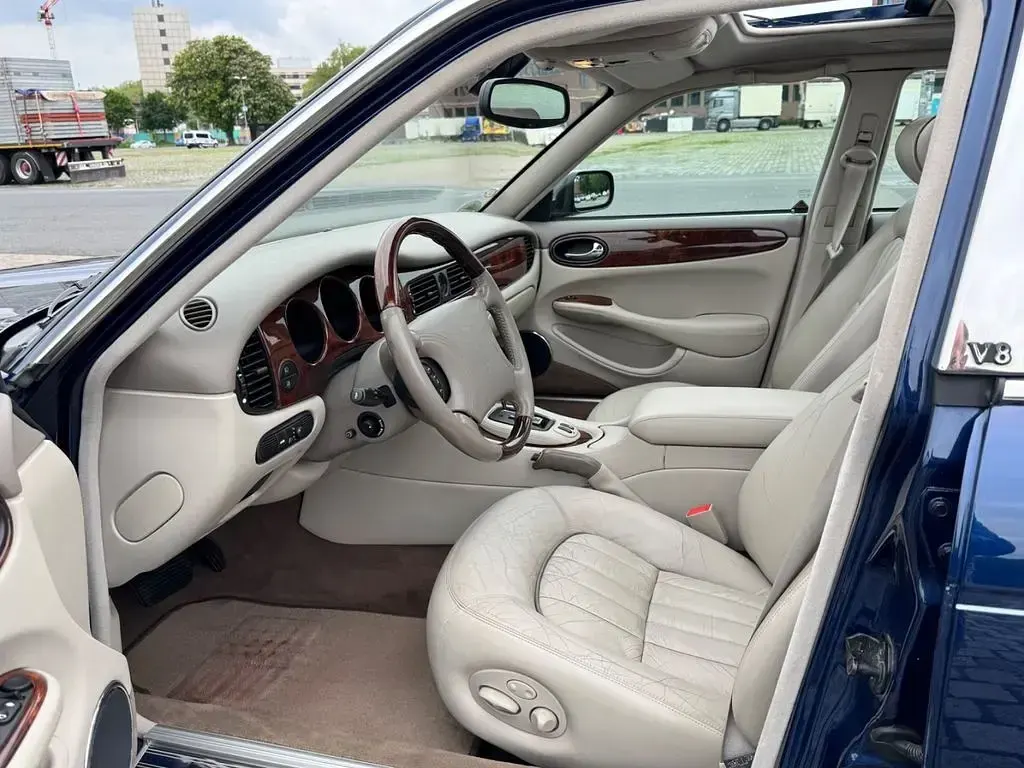 Gebraucht Jaguar XJ8 Sovereign 284 PS (208 kW) 2000 Blau Limousine