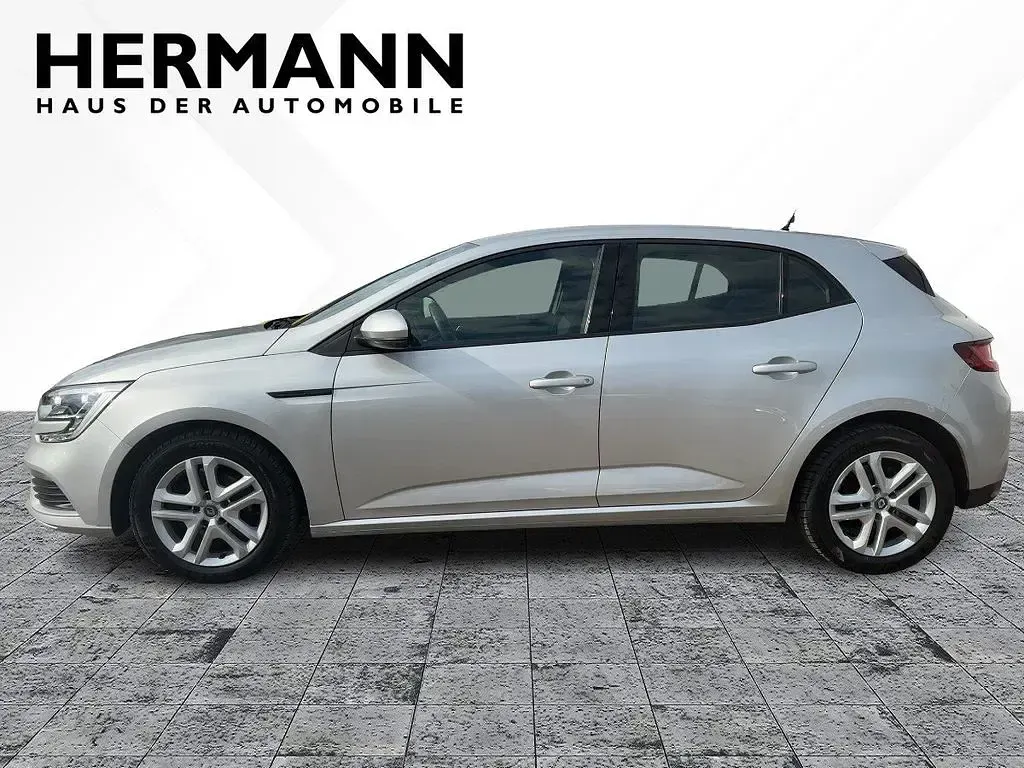 Używany Renault Mégane Life 101 KM (74 kW) 2019 Szary Sedan/Limuzyna