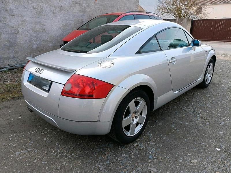 Second-hand Audi TT 180 CP (132 kW) 1999 Argintiu Coupe