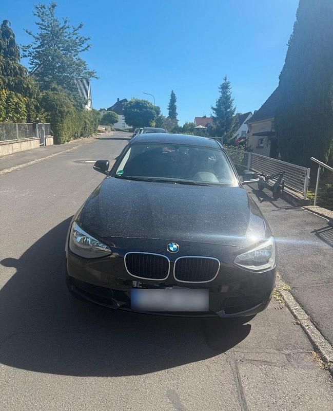 Schwarz Gebraucht 2014 BMW 114 Basis Kleinwagen | 2.750 € (Superpreis) - Bild 1/4