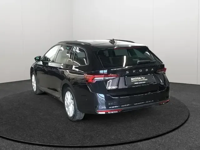 Gebraucht Skoda Octavia Selection 150 PS (110 kW) 2025 Schwarz Kombi