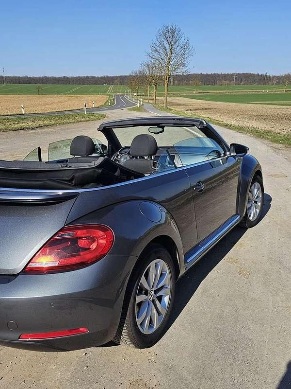 Gebraucht VW Beetle Cabriolet Allstar 105 PS (77 kW) 2016 Grau Cabrio