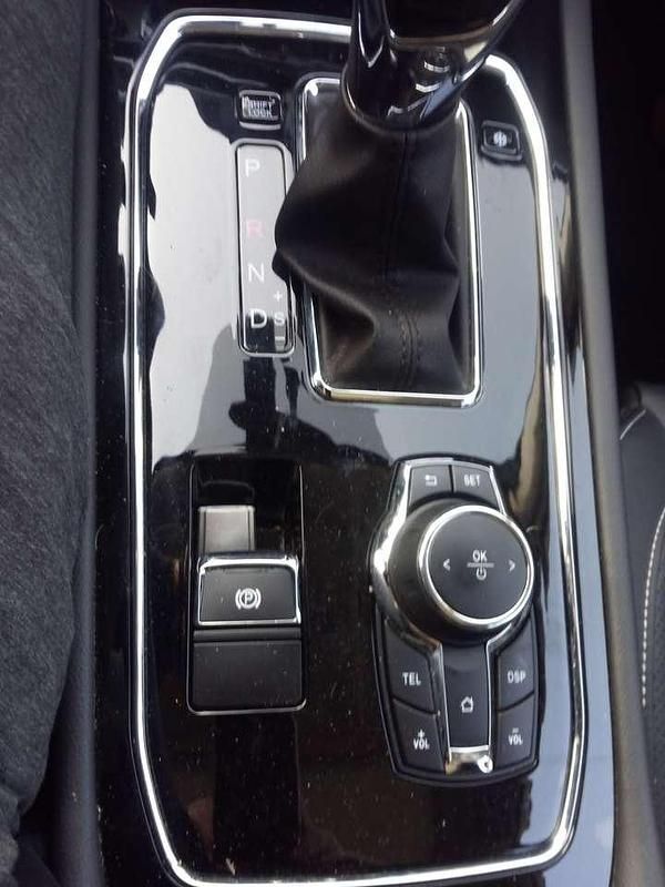 Gebraucht DFSK Fengon 145 PS (106 kW) 2025 Weiß SUV