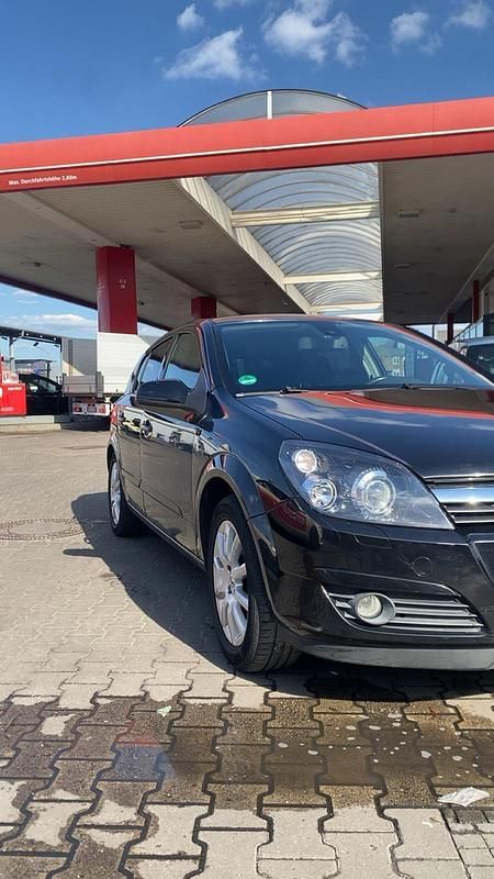 Gebraucht Opel Astra 105 PS (77 kW) 2005 Schwarz Kleinwagen