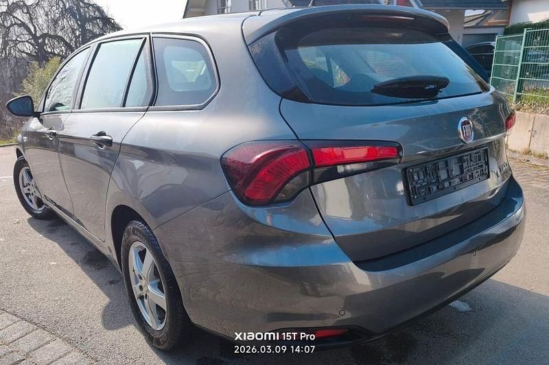 Gebraucht Fiat Tipo 95 PS (69 kW) 2019 Grau Limousine