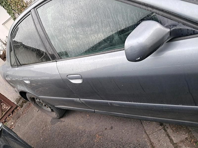 Gebraucht Audi A4 107 PS (78 kW) 2000 Silber Limousine