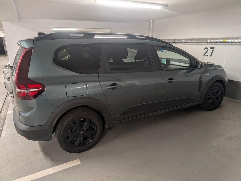 Gebraucht Dacia Jogger Extreme 101 PS (74 kW) 2024 Grün Van / Kleinbus