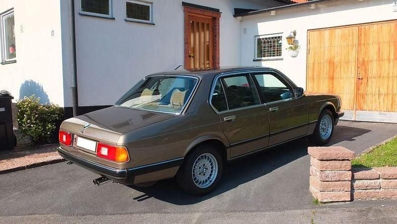 Gebraucht BMW 735 218 PS (160 kW) 1983 Beige Limousine