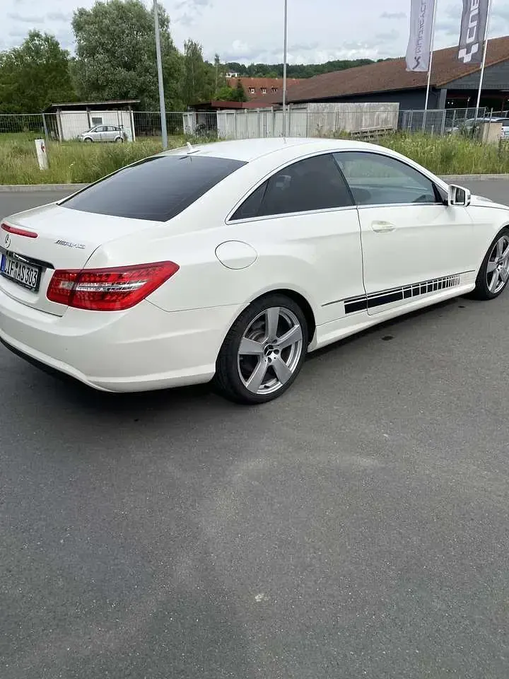 Gebraucht Mercedes E220 Elegance 170 PS (125 kW) 2013 Coupé