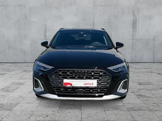 Gebraucht Audi A3 e-tron Ambiente 204 PS (150 kW) 2025 Mythosschwarz metallic Kleinwagen