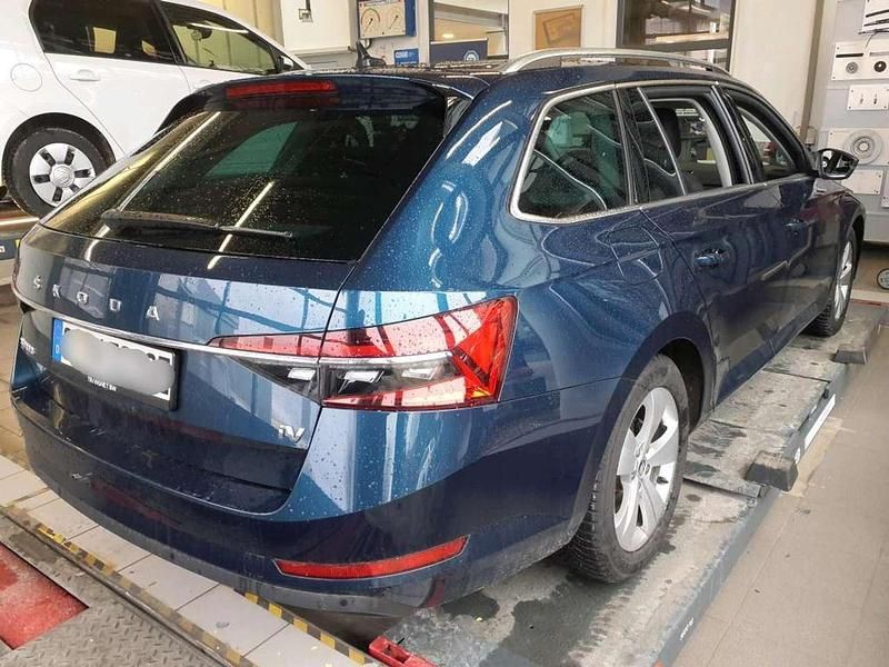 Gebraucht Skoda Superb Style 218 PS (160 kW) 2020 Lavablau metallic Kombi