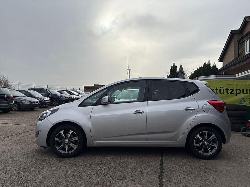 Gebraucht Hyundai ix20 Style 90 PS (66 kW) 2016 Silber Kleinwagen
