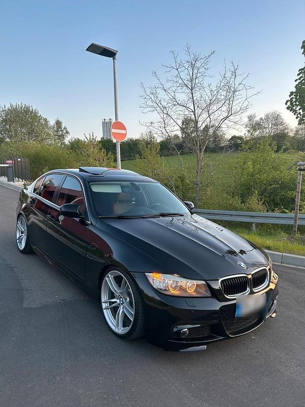 Second-hand BMW 325 Performance 204 CP (150 kW) 2010 Negru Berlinǎ