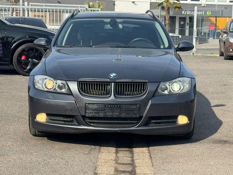 Gebraucht BMW 320 163 PS (119 kW) 2006 Grau Kombi
