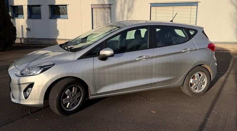 Gebraucht Ford Fiesta Cool & Connect 101 PS (74 kW) 2018 Silber Kleinwagen