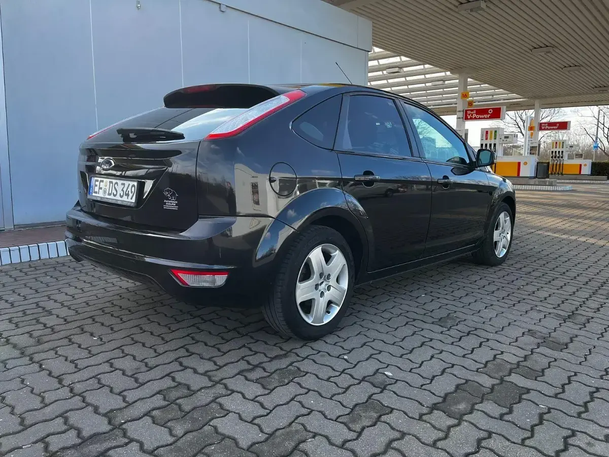 Gebraucht Ford Focus Ambiente 101 PS (74 kW) 2007 Schwarz Limousine