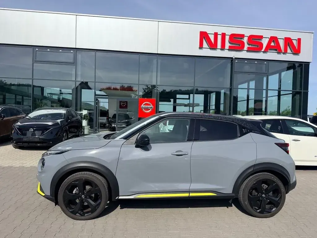 Gebraucht Nissan Juke 114 PS (83 kW) 2022 Ceramic grey p/black m (metallic) SUV