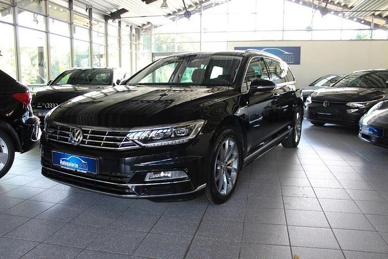 Schwarz Gebraucht 2018 VW Passat R-line Kombi | 21.850 € (Fairer Preis) - Bild 1/4