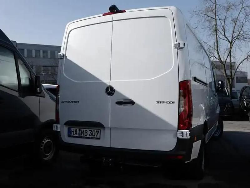Gebraucht Mercedes Sprinter 170 PS (125 kW) 2026 Arktikweiss Van