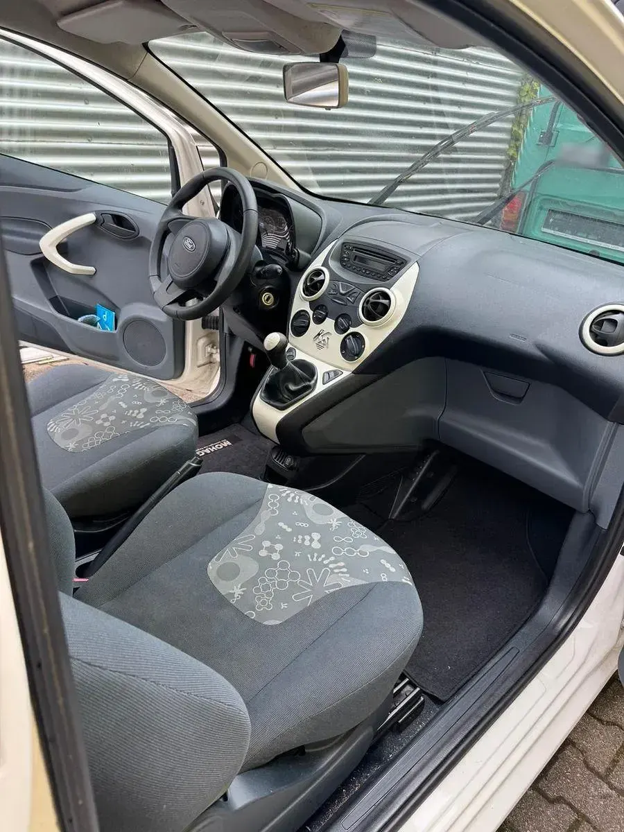 Gebraucht Ford Ka Trend 69 PS (50 kW) 2009 Weiß Kleinwagen