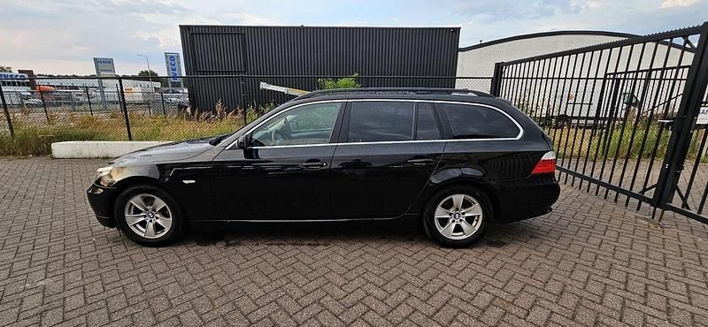 Second-hand BMW 525 218 CP (160 kW) 2008 Negru Break