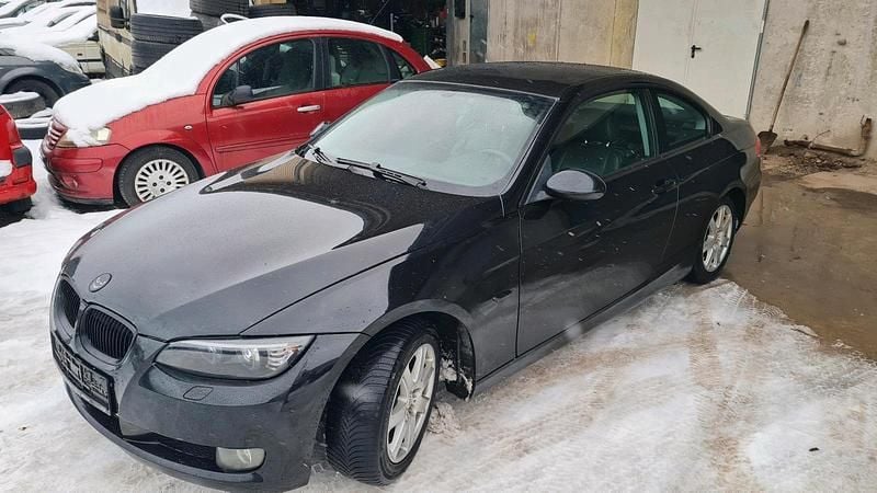 Gebraucht BMW 320 170 PS (125 kW) 2009 Schwarz Coupé