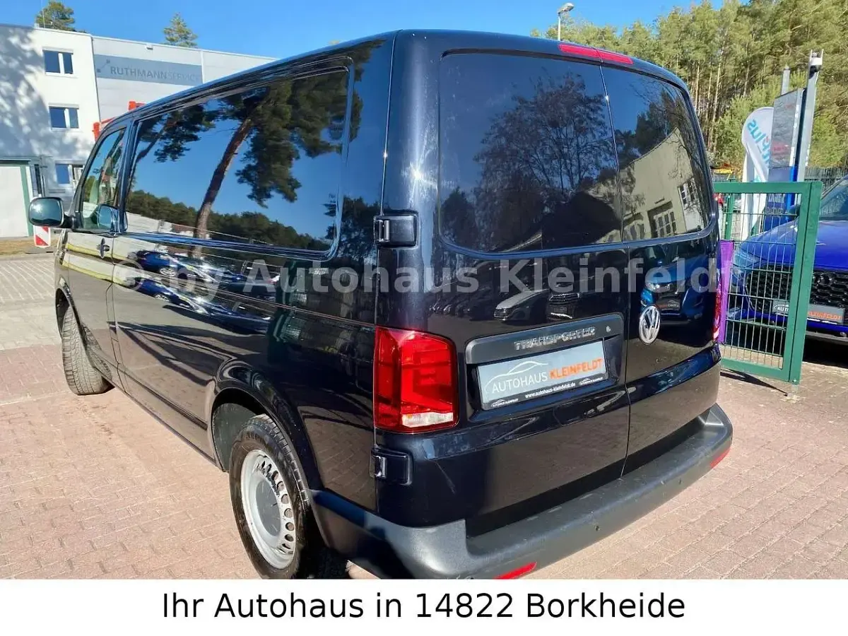 Gebraucht VW Transporter 110 PS (80 kW) 2021 Deep black Van