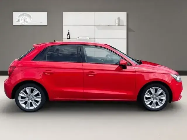 Gebraucht Audi A1 Attraction 122 PS (89 kW) 2013 Rot Kleinwagen