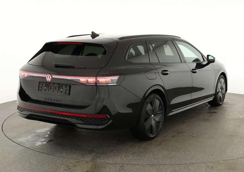 Neu VW Passat R-line 193 PS (141 kW) 2026 Schwarz Kombi
