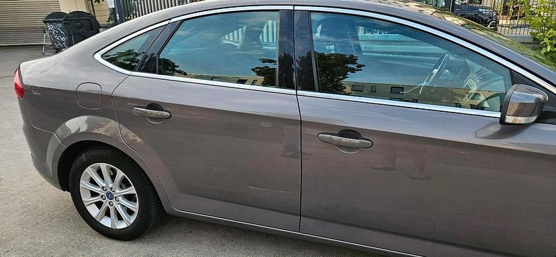 Gebraucht Ford Mondeo 203 PS (149 kW) 2011 Silber Limousine