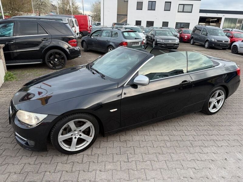 Schwarz Gebraucht 2013 BMW 330 Cabriolet Cabrio | 17.500 € (Fairer Preis) - Bild 1/4