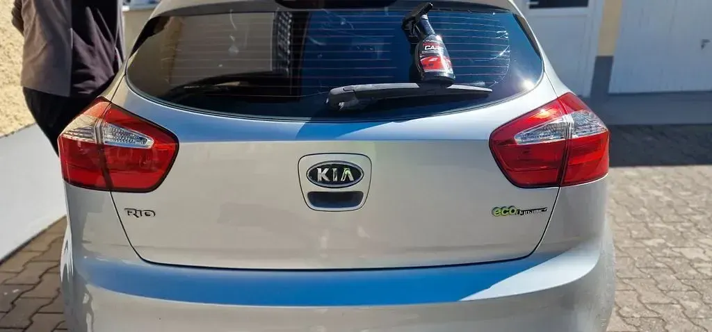 Gebraucht Kia Rio 75 PS (55 kW) 2012 Silber Limousine