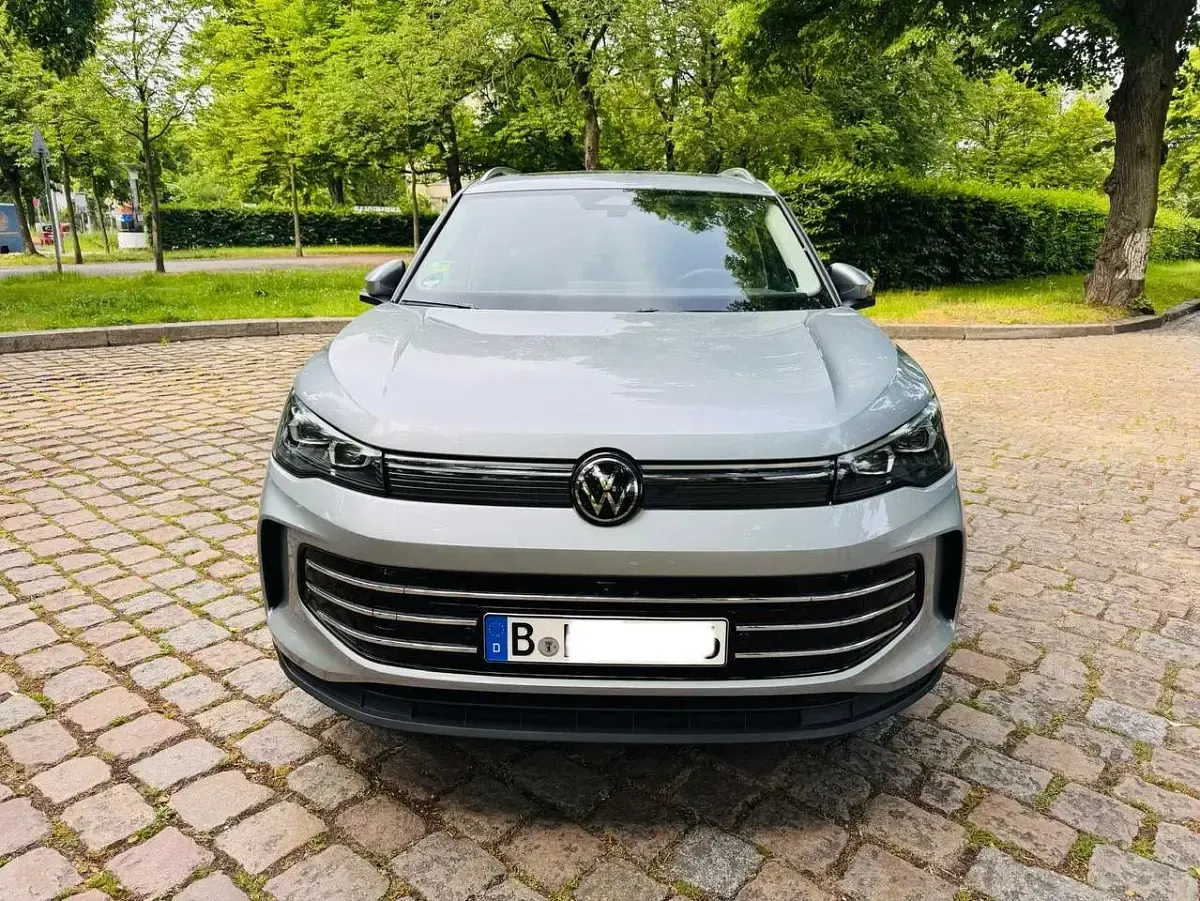 Gebraucht VW Tiguan Elegance 150 PS (110 kW) 2024 Silber SUV