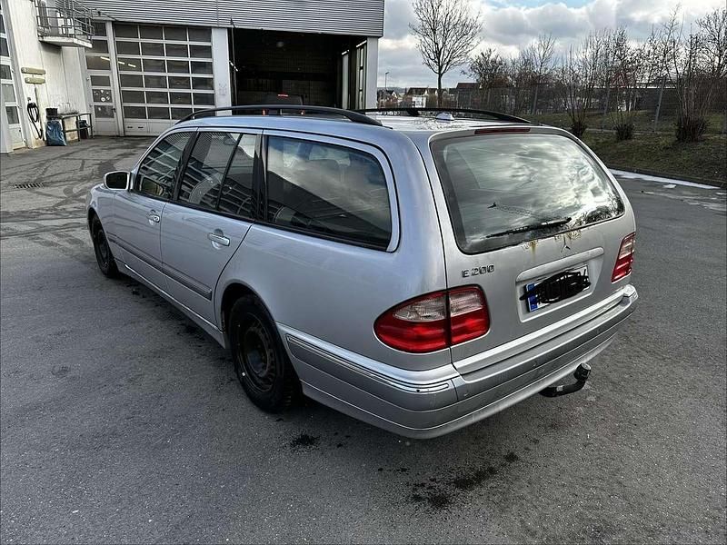 Second-hand Mercedes E200 Elegance 163 CP (119 kW) 2002 Break