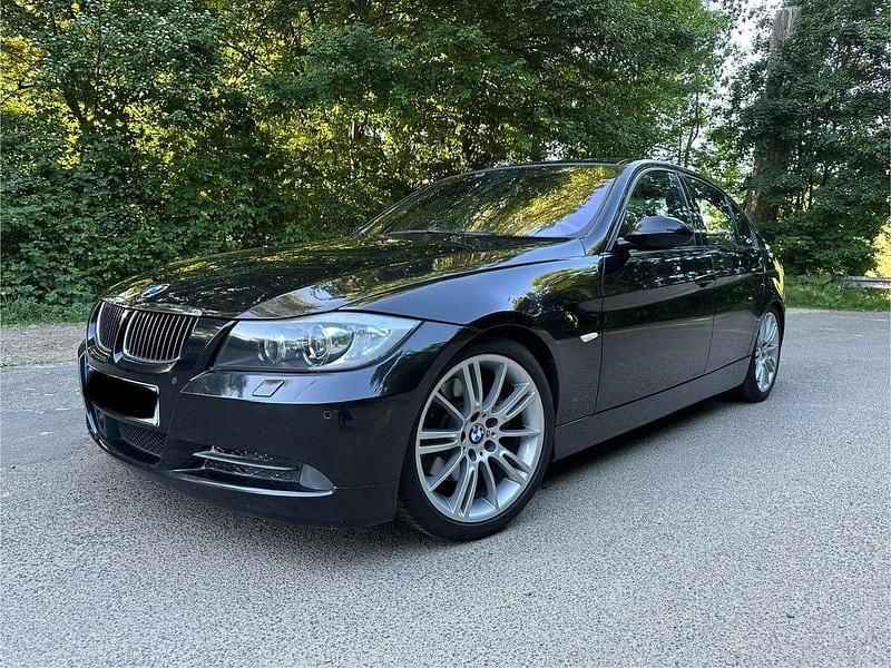 Schwarz Gebraucht 2007 BMW 330 Limousine | 14.500 € - Bild 1/4