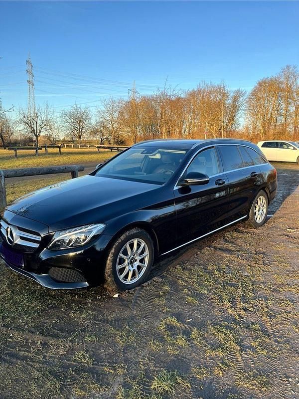 Gebraucht Mercedes C180 156 PS (114 kW) 2017 Schwarz Kombi