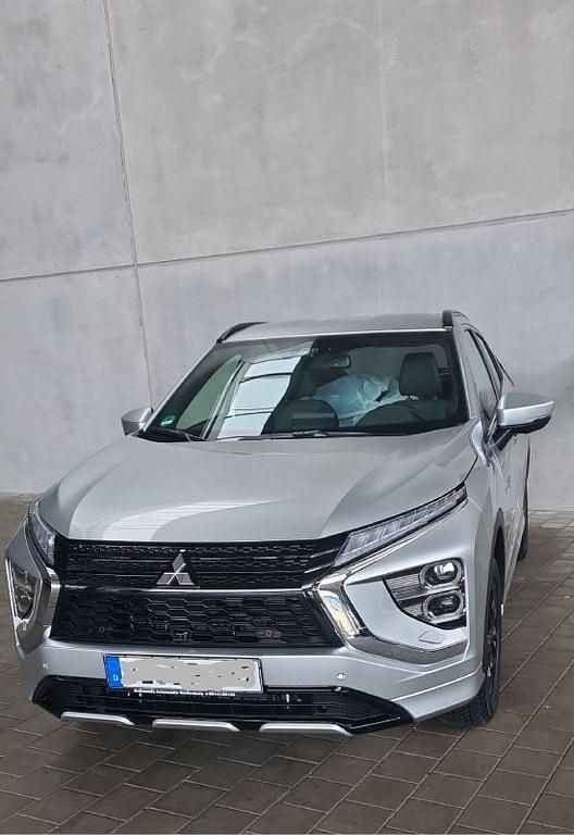 Gebraucht Mitsubishi Eclipse Cross Select 188 PS (138 kW) 2022 Silber SUV