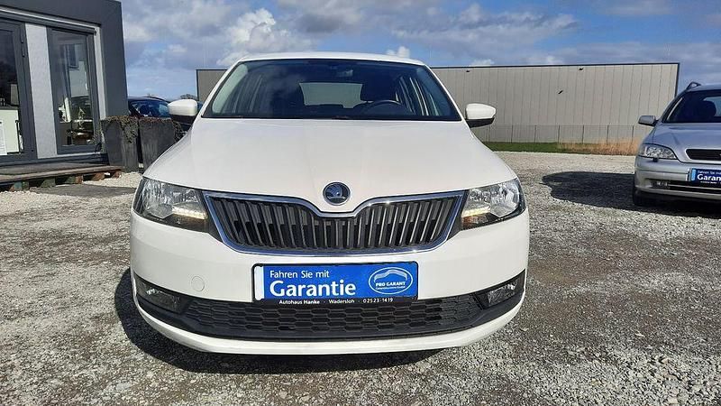 Gebraucht Skoda Rapid Ambition 95 PS (69 kW) 2017 Candyweiss Kleinwagen