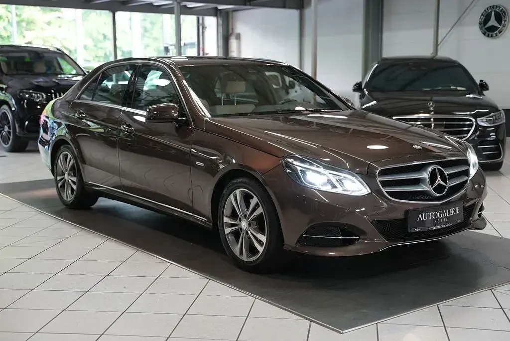 Używany Mercedes E250 Edition 204 KM (150 kW) 2016 Brązowy Sedan/Limuzyna