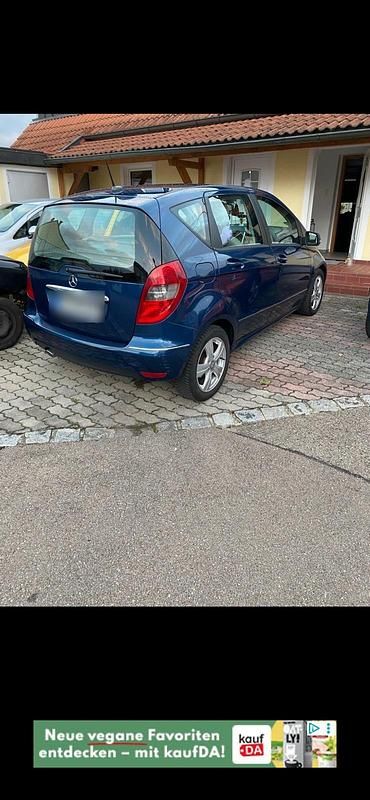Gebraucht Mercedes A180 109 PS (80 kW) 2011 Blau Kleinwagen