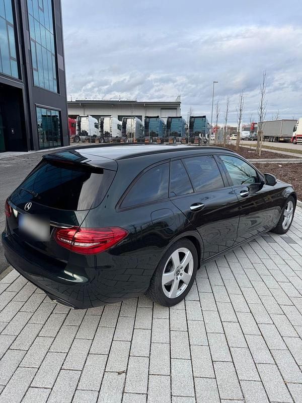 Gebraucht Mercedes C220 190 PS (139 kW) 2018 Grün Kombi