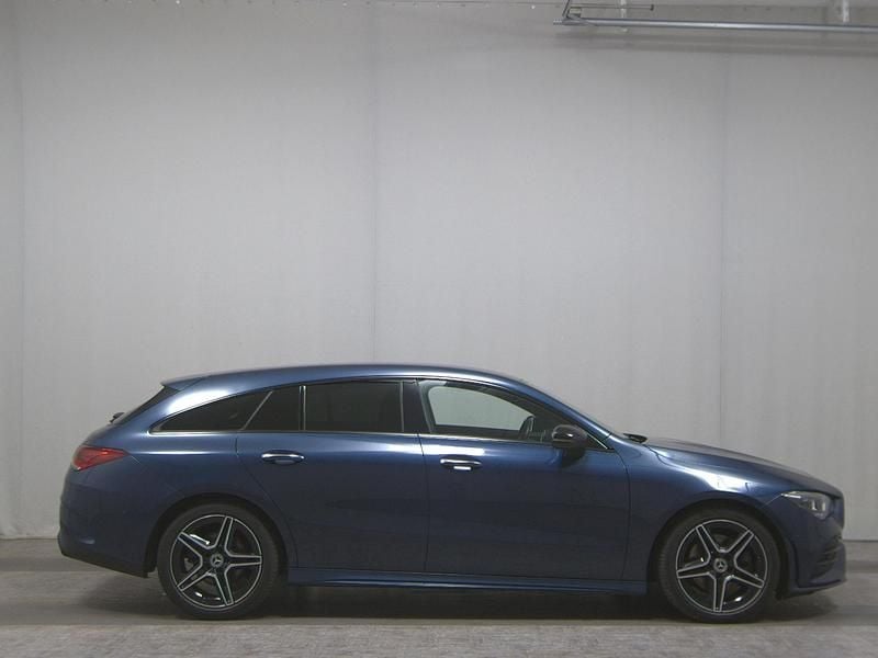 Blau Gebraucht 2020 Mercedes CLA220 Shooting Brake AMG line Kombi | 23.680 € (Guter Preis) - Bild 1/4