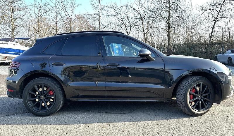 Gebraucht Porsche Macan Turbo 399 PS (293 kW) 2018 Schwarz SUV