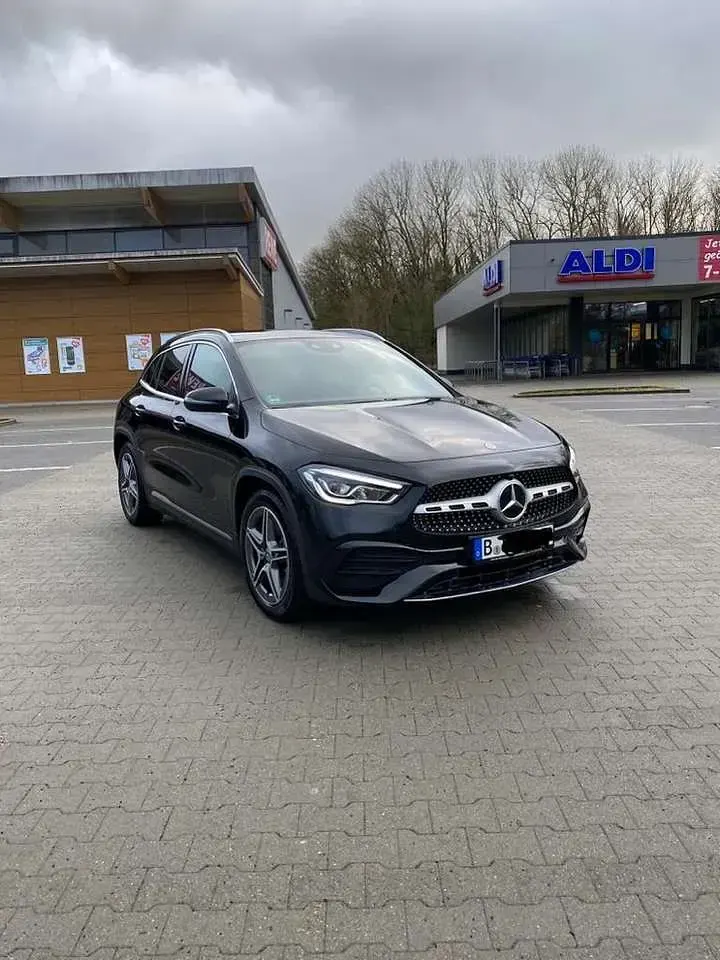 Gebraucht Mercedes GLA250 AMG line 224 PS (164 kW) 2021 Schwarz SUV